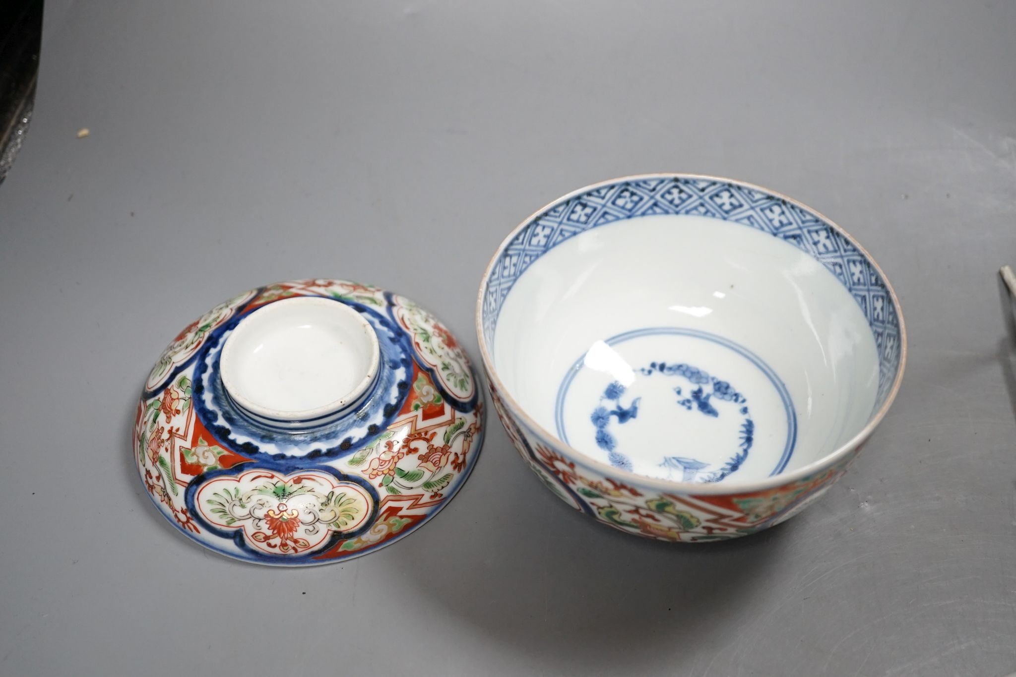 A group of Japanese porcelain tea wares and a rice bowl and cover